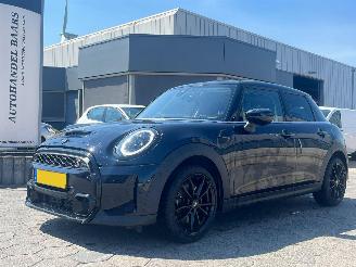 Vaurioauto  passenger cars Mini Cooper S 2.0 John Cooper Works 2021/3