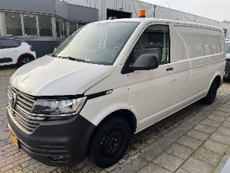skadebil bedrijf Volkswagen Transporter 2.0 TDI L2H1 28 2021/11