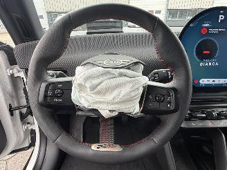 Mini Cooper SE John Cooper Works M 54.2 kWh picture 15