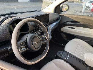 Fiat 500E La Prima 42 kWh AUTOMAAT picture 9
