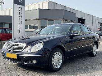 krockskadad bil auto Mercedes E-klasse 280 Classic 2005/1