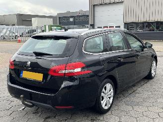 Peugeot 308 SW 1.2 PureTech Allure picture 4