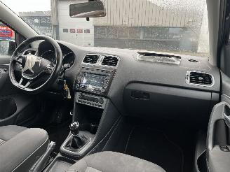 Volkswagen Polo 1.0 Comfortline Business R picture 12