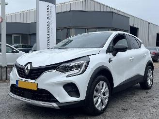 Vaurioauto  passenger cars Renault Captur 1.6 E-Tech Hybrid 145 Zen 2022/9