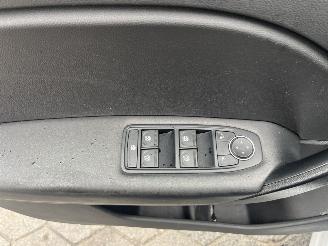 Renault Captur 1.6 E-Tech Hybrid 145 Zen picture 14