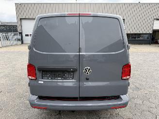 Volkswagen Transporter 150 PK Edition Autom picture 9