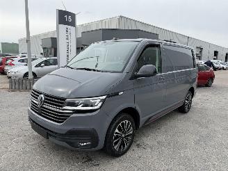 skadebil bedrijf Volkswagen Transporter 150 PK Edition Autom 2024/1