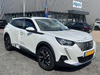 Peugeot e-2008 EV Allure 50 kWh picture 3