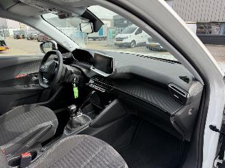 Peugeot 2008 1.2 PureTech Active picture 14