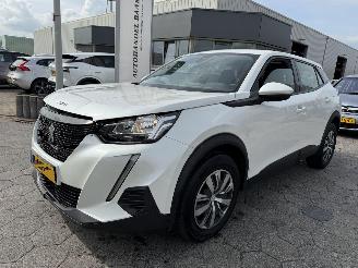 krockskadad bil auto Peugeot 2008 1.2 PureTech Active 2022/2