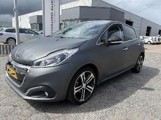 Schadeauto Peugeot 208 1.2 PureTech GT-line 2016/1