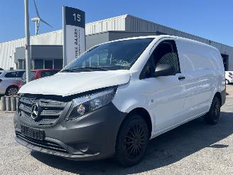 damaged commercial vehicles Mercedes Vito 111 CDI Lang Bestelauto van het Jaar editie 2018/11