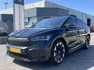 Vaurioauto  passenger cars Skoda Enyaq iV 60 Sportline 2021/8