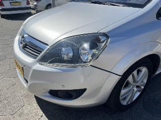 Opel Zafira 1.8 Cosmo picture 9