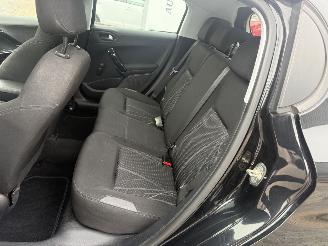 Peugeot 208 1.0 VTi picture 11