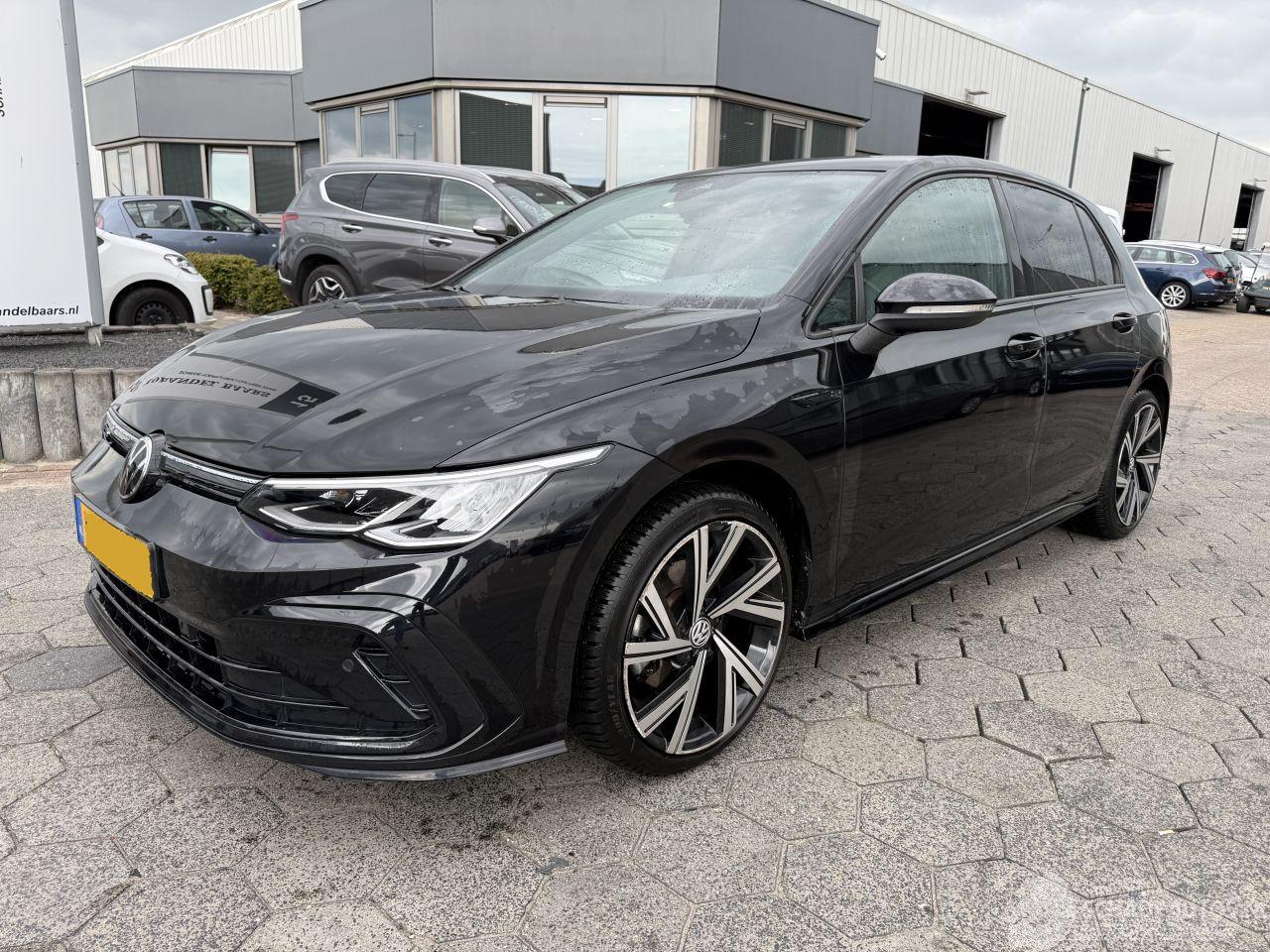 Volkswagen Golf 1.5 eTSI R-Line