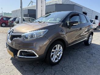 Damaged car Renault Captur 0.9 TCe Dynamique 2014/4
