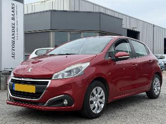 uszkodzony samochody osobowe Peugeot 208 1.2 PureTech Blue Lion 2018/1