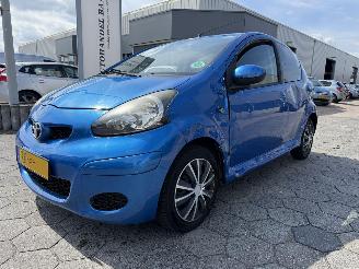 Schadeauto Toyota Aygo 1.0-12V Dynamic Navigator 2011/10