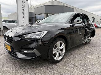 Vaurioauto  passenger cars Seat Leon 1.0 TSI FR Launch Edition 2020/10