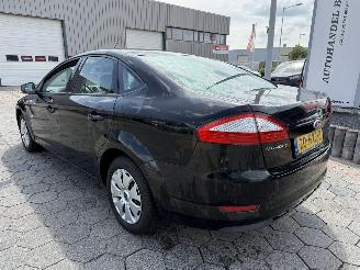 Ford Mondeo 1.6-16V Trend picture 7