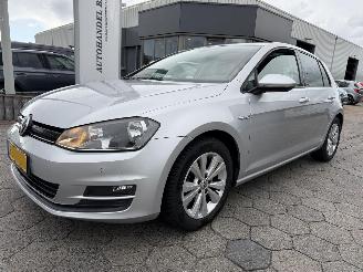 uszkodzony samochody osobowe Volkswagen Golf 1.0 TSI Comfortline 2017/4
