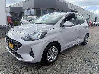 Vaurioauto  passenger cars Hyundai I-10 1.0 Comfort Smart 2025/8