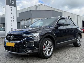 Vaurioauto  passenger cars Volkswagen T-Roc 1.5 TSI Sport Business R AUTOMAAT 2019/12