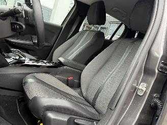 Peugeot 208 1.2 AUTOAAT PureTech Allure Pack picture 9