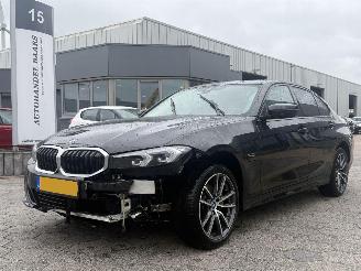 BMW 3-serie 330e M picture 3