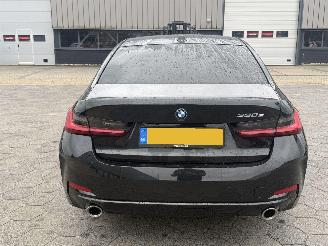 BMW 3-serie 330e M picture 5