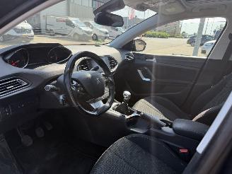 Peugeot 308 SW 1.6 BlueHDI Blue Lease Executive picture 14