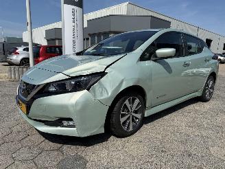 damaged passenger cars Nissan Leaf Acenta 40 kWh 2018/7