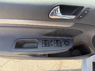 Volkswagen Golf 1.6 FSI Sportline picture 14
