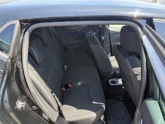 Renault Clio 0.9 TCe Limited picture 9