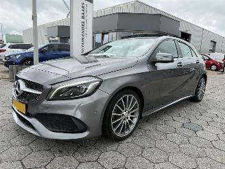 Schadeauto Mercedes A-klasse Automaat Panoramadak 180 Ambition 2016/11