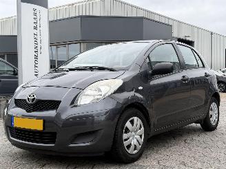 krockskadad bil auto Toyota Yaris 1.0 VVTi Acces 2011/2