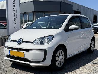 Schadeauto Volkswagen Up! 1.0 BMT move up! 2019/6