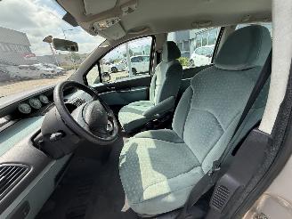 Peugeot 807 2.0 ST 7persoons picture 15