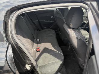 Peugeot 208 1.2 PureTech Active Pack picture 9