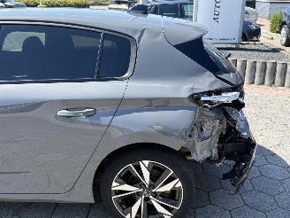 Peugeot 308 1.2 PureTech Allure picture 5