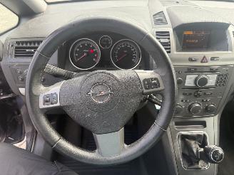 Opel Zafira 1.6 Executive picture 15