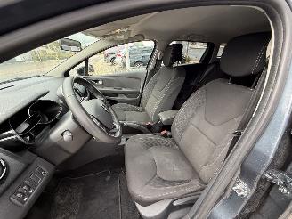 Renault Clio Estate 0.9 TCe Limited picture 15