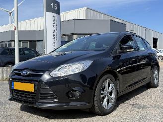 Unfallwagen Ford Focus 1.0 EcoBoost Edition 2014/4