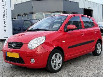 damaged passenger cars Kia Picanto 1.0 Seven 2010/9