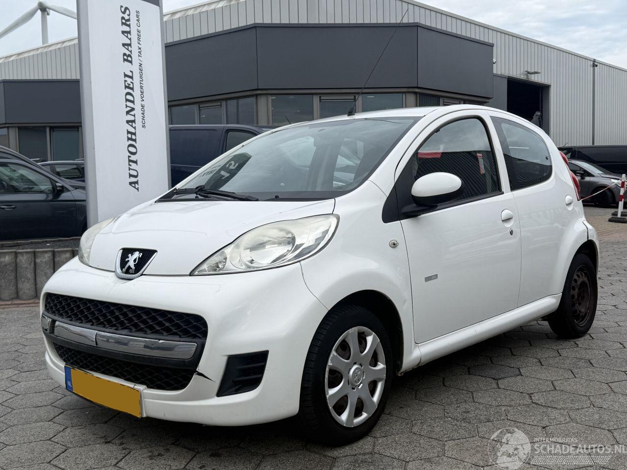Peugeot 107 1.0-12V Millesim 200
