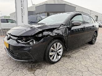 Schadeauto Volkswagen Golf Variant 1.0 eTSI Life Business 2023/1