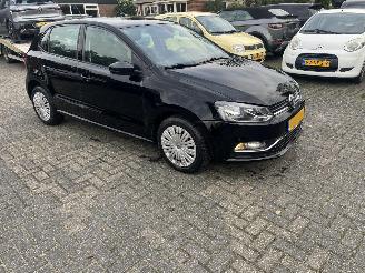 Unfallwagen Volkswagen Polo 1.4 TDI COMFORLINE. 2015/11