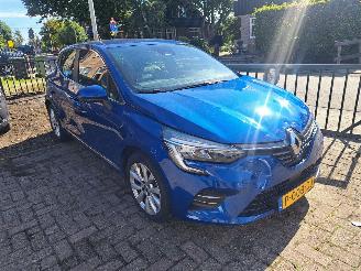 Schadeauto Renault Clio 1.0 TCe intens 2022/2
