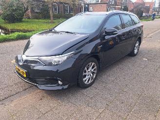 skadebil auto Toyota Auris Touring Sports 1.8 hybrid dynamic 2018/3